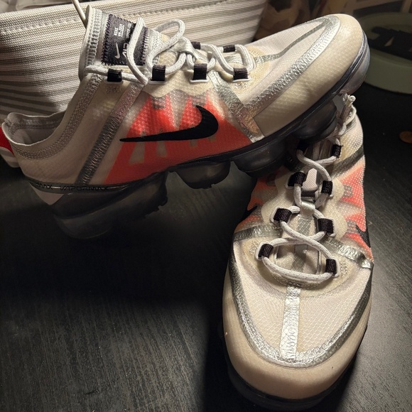 Nike Air Vapormax 2019 Pure Platinum/black 7y/womens 8.5 - Picture 1 of 5